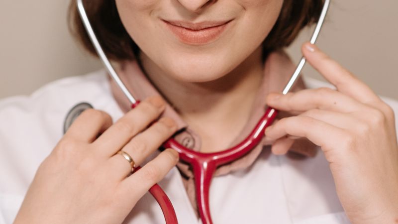 Hearing Aid Insurance in the UK: Protecting Your Investment